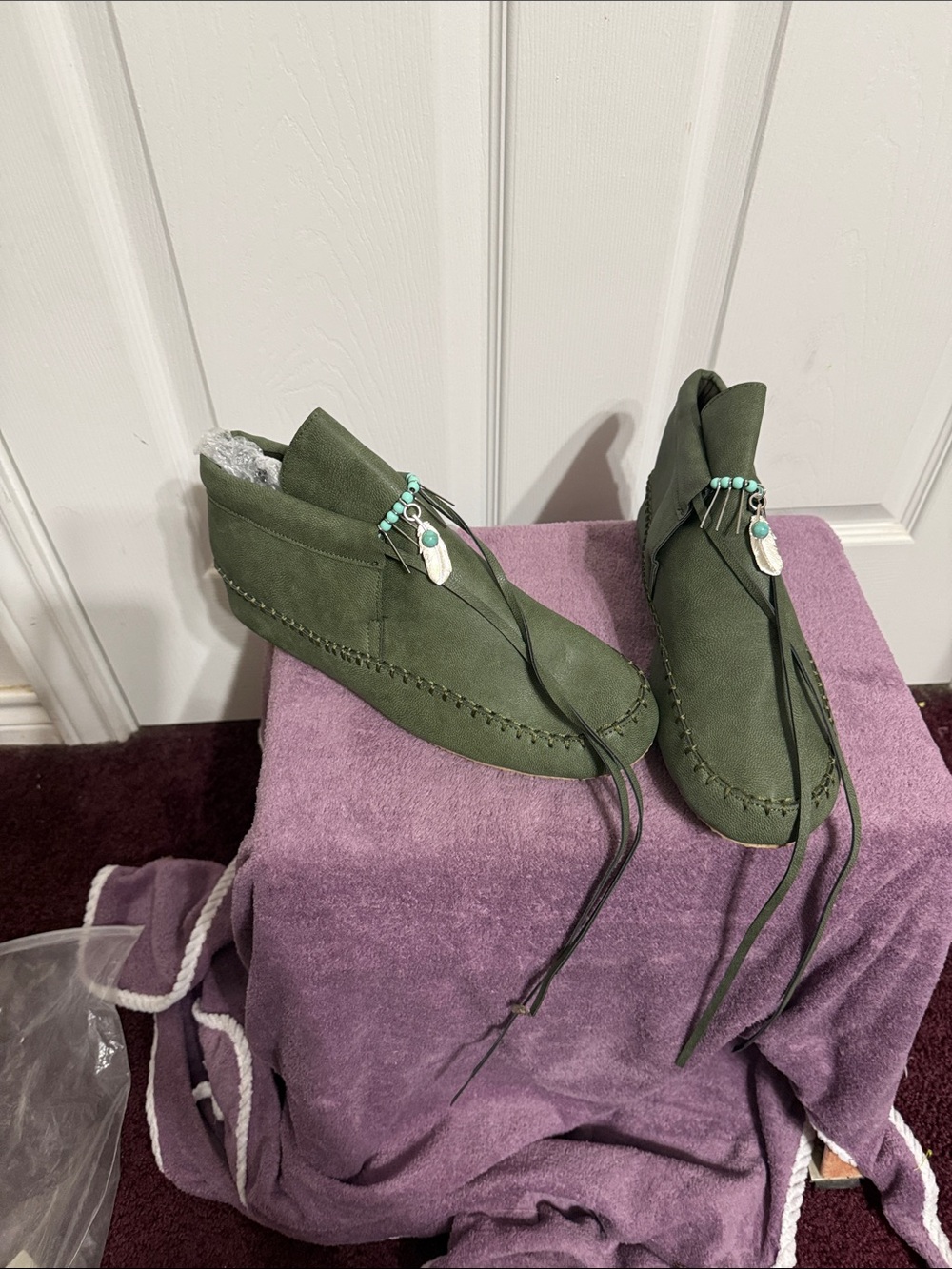Source Unknown Olive Green Women's Moccasin Ankle Boots with Bead Tassels